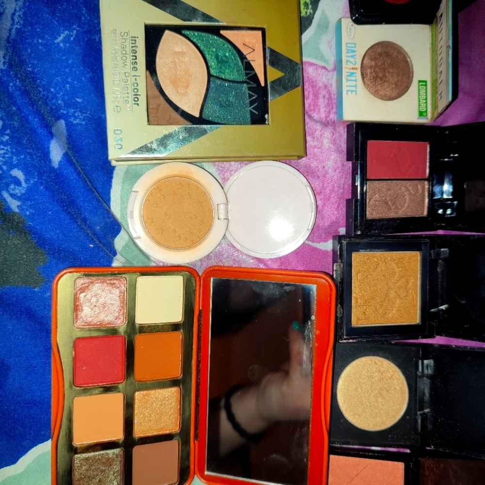Makeup bundle - Picture 3 of 11